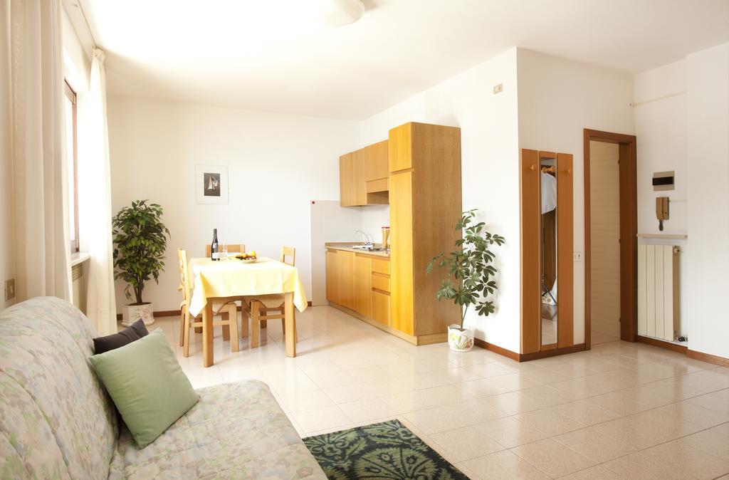 Residence le Balze Malcesine Zimmer foto