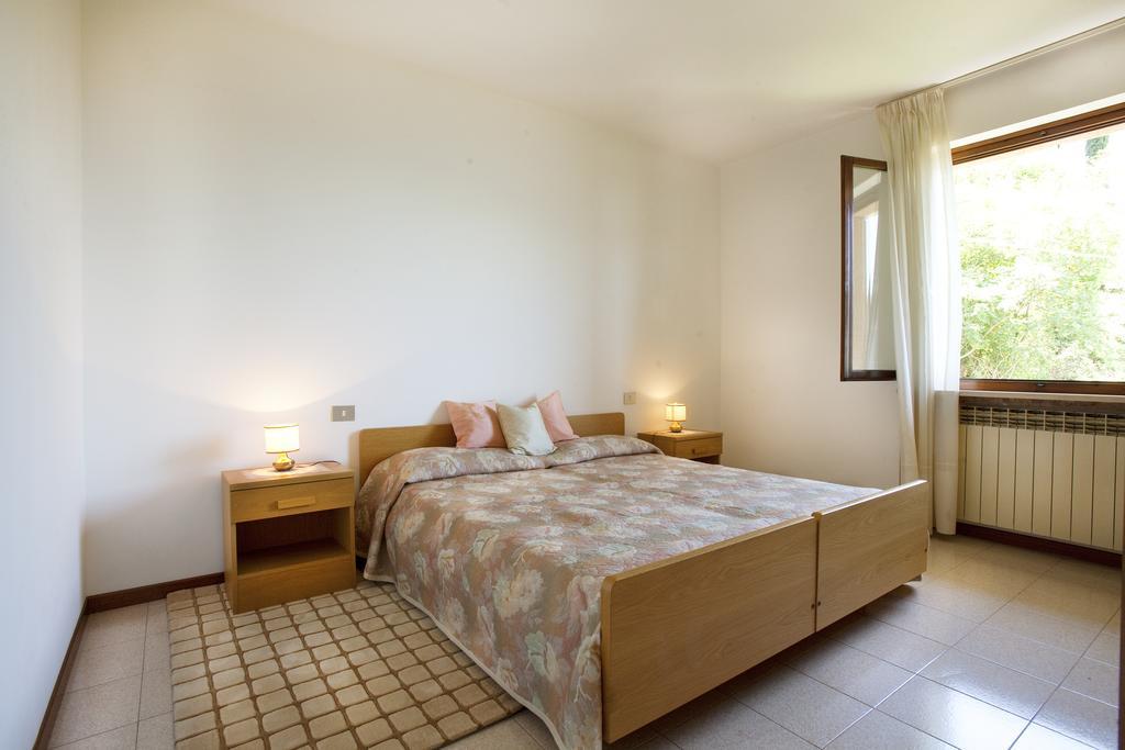 Residence le Balze Malcesine Zimmer foto