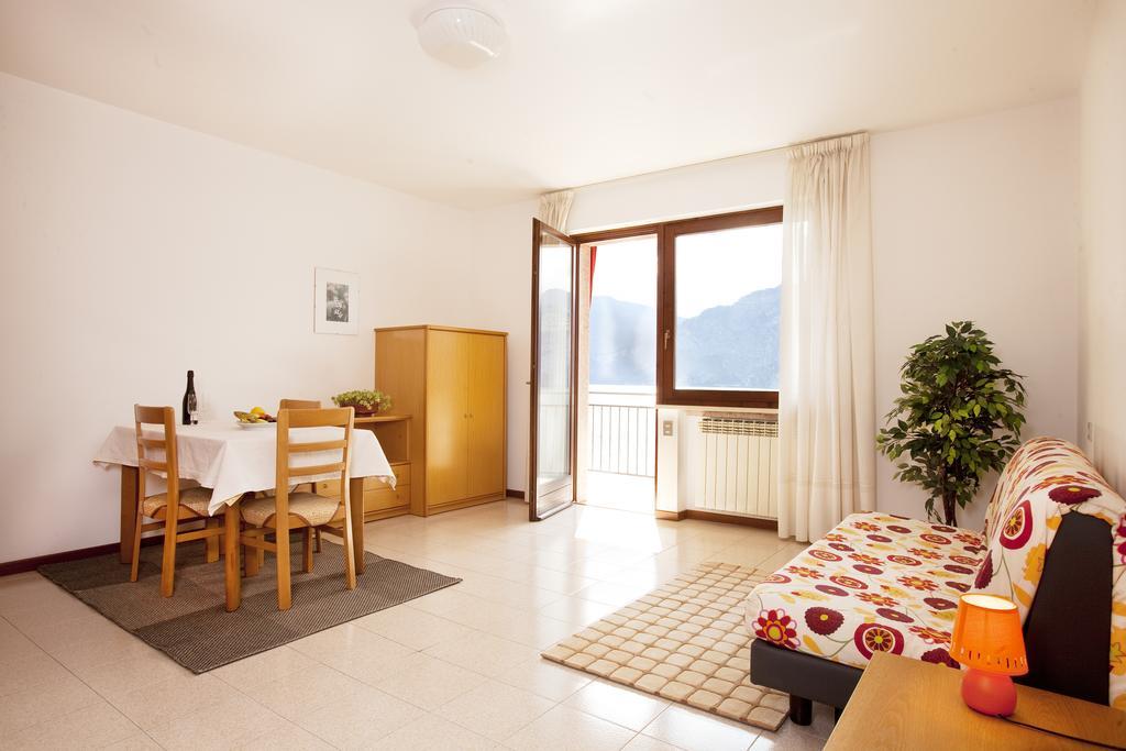 Residence le Balze Malcesine Zimmer foto